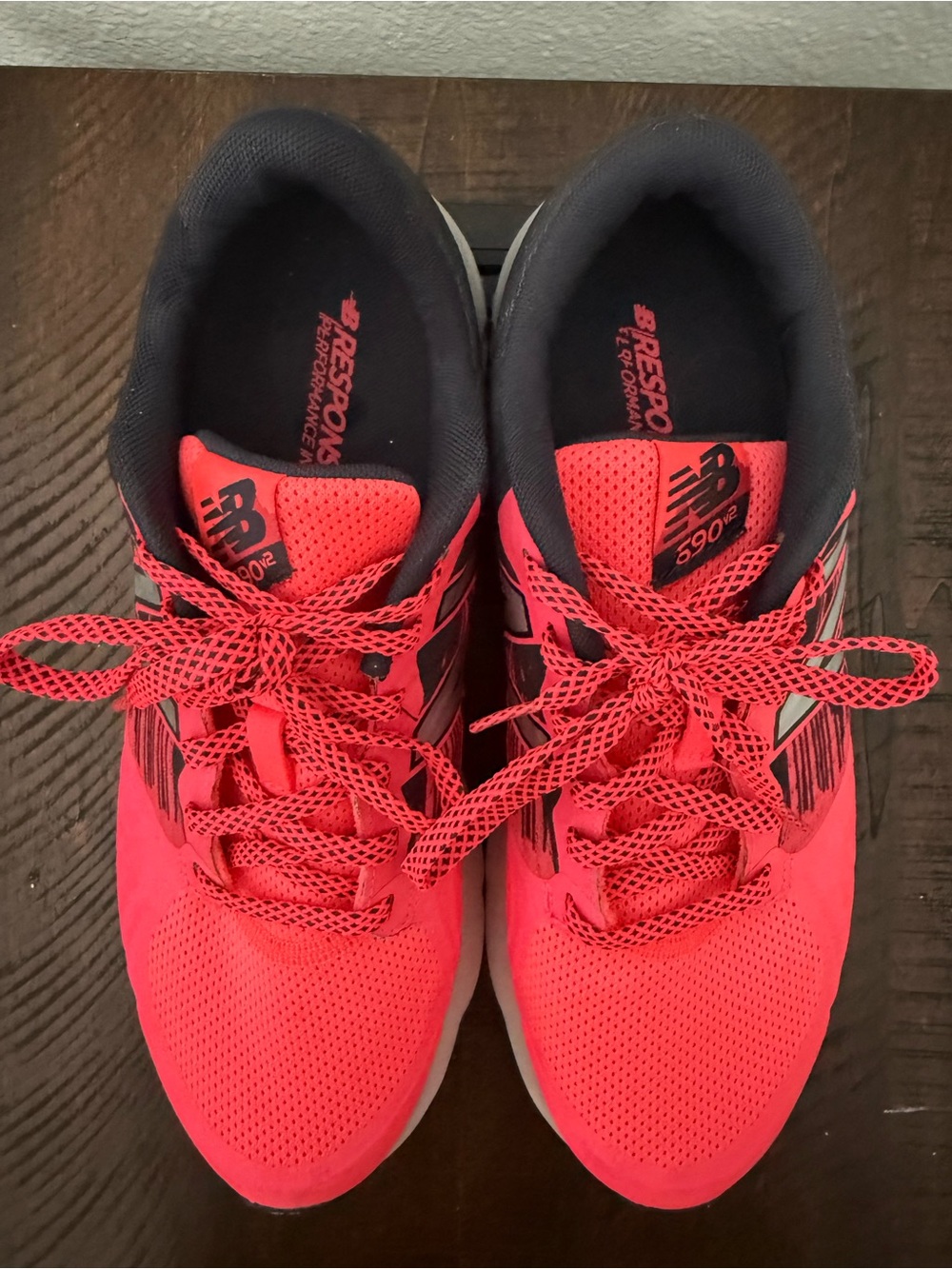 New Balance 690v2 Women’s 8.5 B Pink Black All Terrain Trail Running WT690LG2